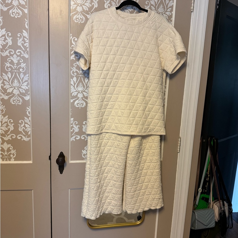 NWOT quilted matching pants set
